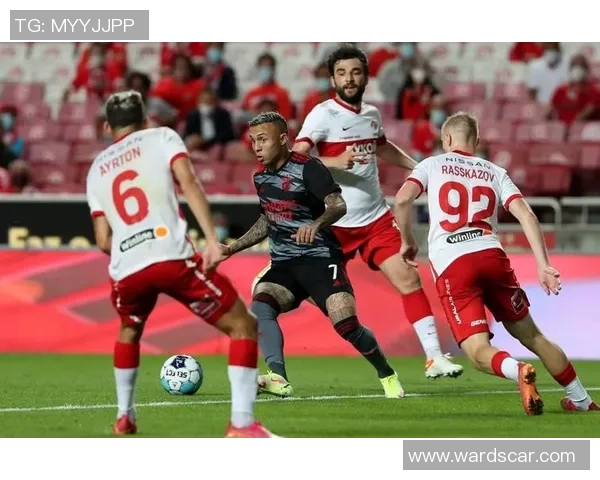 国王杯激战切尔西小胜本菲卡红牌事件引发全场热议与十大精彩进球回顾